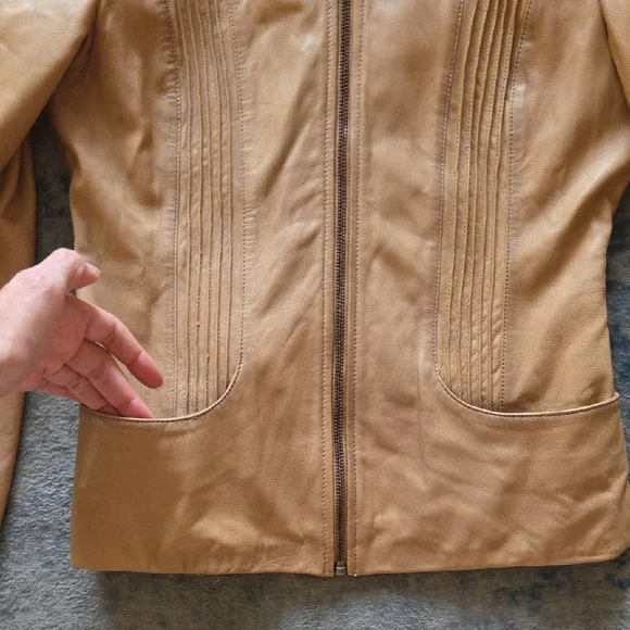 Gorgeous Elie Tahari Tan Leather Zip-Front Jacket - Picture 4 of 7